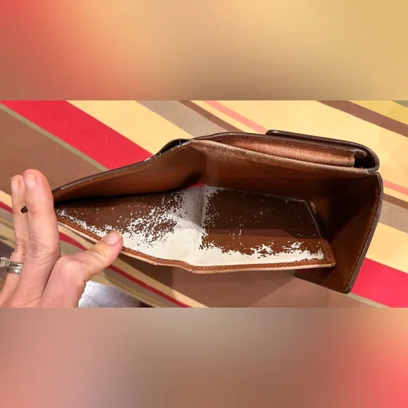 Authentic Vintage Louis Vuitton Compact Wallet - Picture 13 of 13